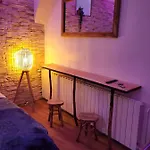 Apartment Le De La Cathedrale - Jacuzzi - Sauna - Champagne - Netflix - Wifi Troyes