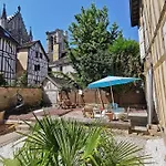 Apartment Le De La Cathedrale - Jacuzzi - Sauna - Champagne - Netflix - Wifi Troyes