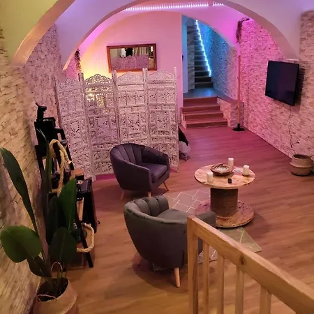 Apartment Le De La Cathedrale - Jacuzzi - Sauna - Champagne - Netflix - Wifi