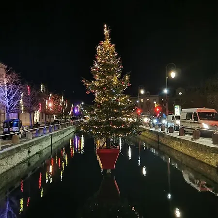Le De La Cathedrale - Jacuzzi - Sauna - Champagne - Netflix - Wifi 아파트