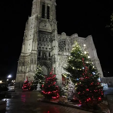 Le De La Cathedrale - Jacuzzi - Sauna - Champagne - Netflix - Wifi