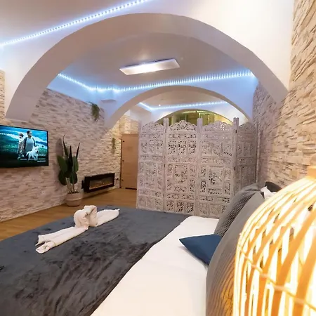 Le De La Cathedrale - Jacuzzi - Sauna - Champagne - Netflix - Wifi Troyes
